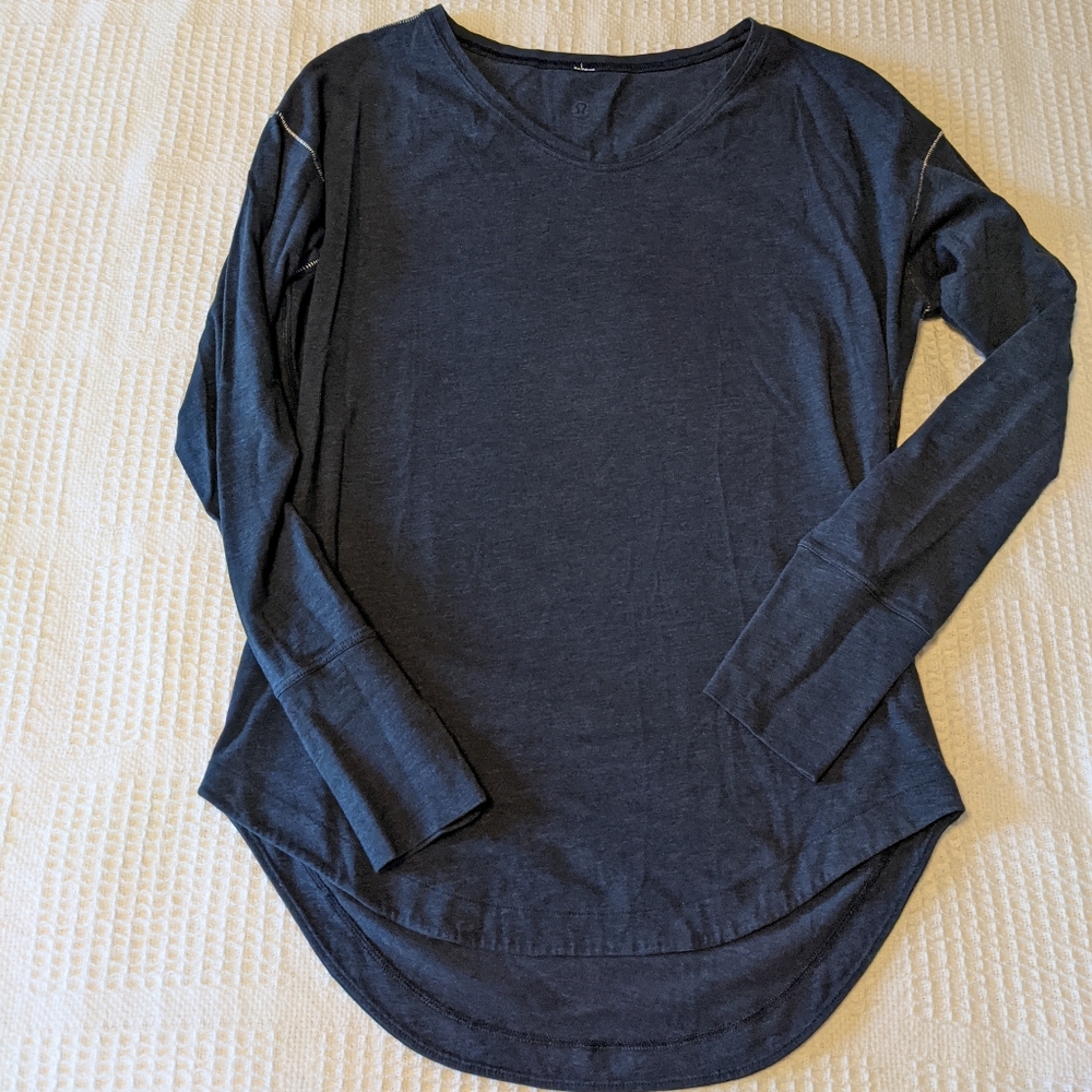 Lululemon navy long sleeve tee